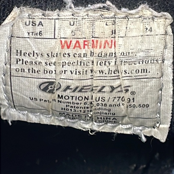 Heelys Motion Plus Roller Shoes Skate Sneakers Black Low Top Sz 6Y - Picture 14 of 14